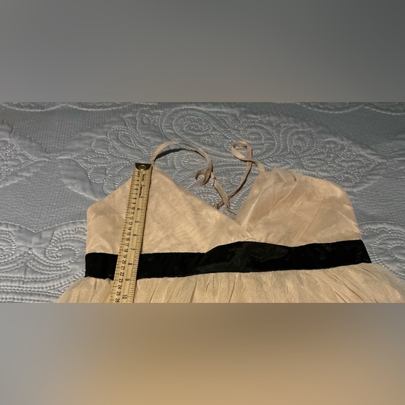 Forever 21 Gold Pleated A-line Maxi Dress - Picture 4 of 10